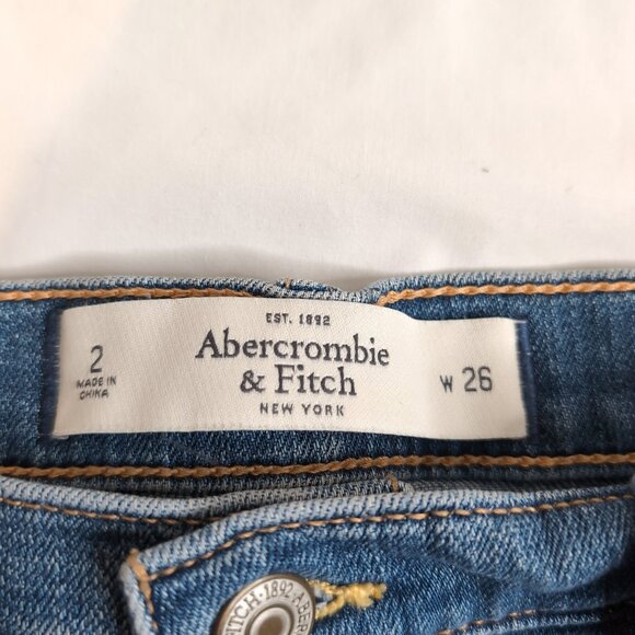 Abercombie & Fitch Women's Denim Shorts Medium Wash, Size 2 (US 26) - Picture 3 of 6